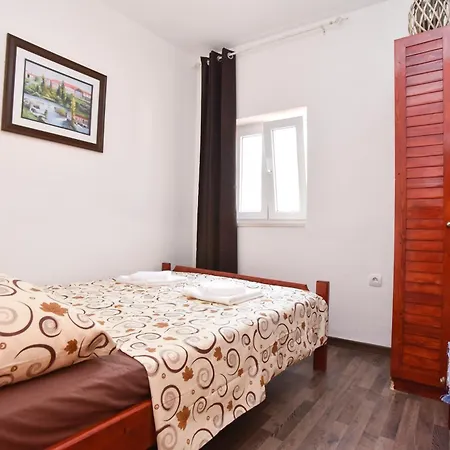 בודווה Royal Garden Apartments & Gastronomy מראה חיצוני תמונה