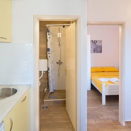 בודווה Royal Garden Apartments & Gastronomy מראה חיצוני תמונה