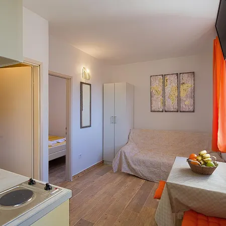 בודווה Royal Garden Apartments & Gastronomy מראה חיצוני תמונה