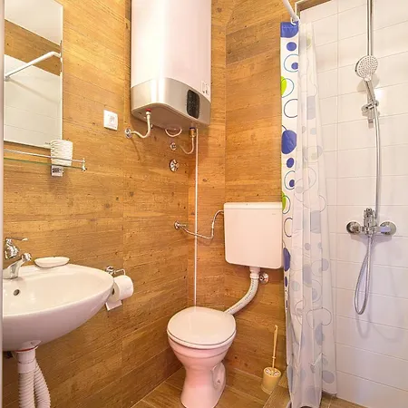 בודווה Royal Garden Apartments & Gastronomy מראה חיצוני תמונה