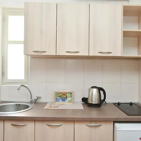 בודווה Royal Garden Apartments & Gastronomy מראה חיצוני תמונה