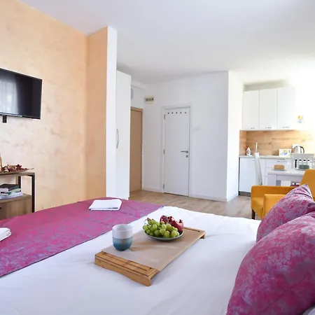 בודווה Royal Garden Apartments & Gastronomy מראה חיצוני תמונה