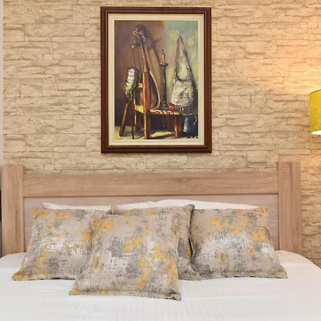 בודווה Royal Garden Apartments & Gastronomy מראה חיצוני תמונה