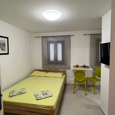 בודווה Royal Garden Apartments & Gastronomy מראה חיצוני תמונה