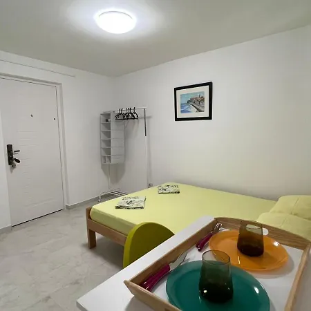 בודווה Royal Garden Apartments & Gastronomy מראה חיצוני תמונה