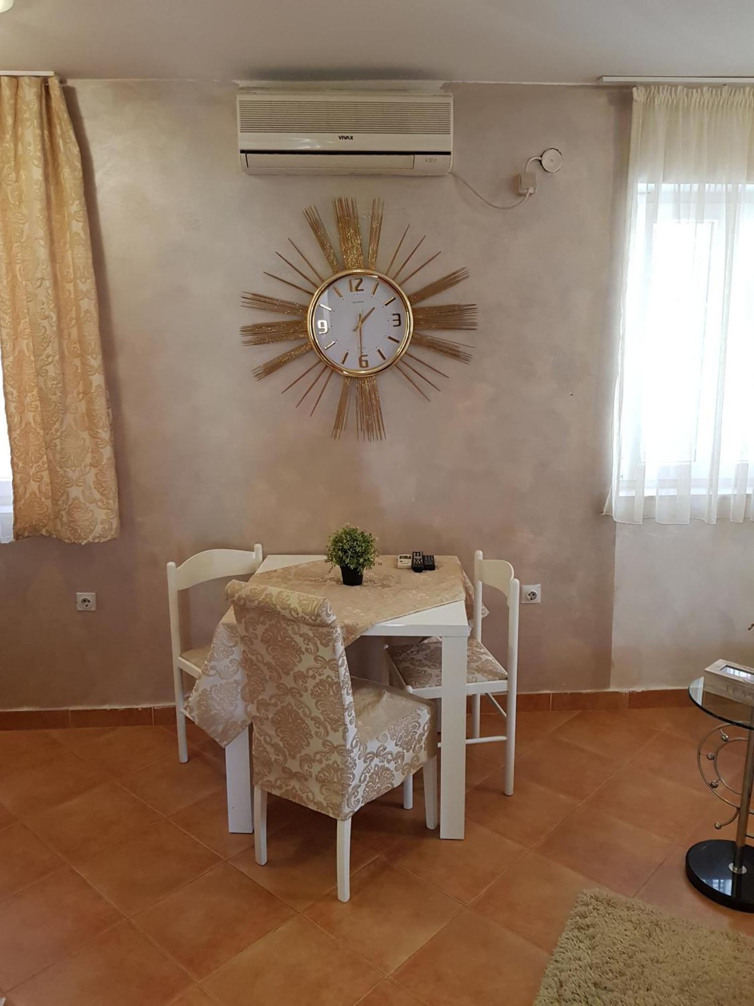 Royal Garden & Gastronomy Appartement Budva