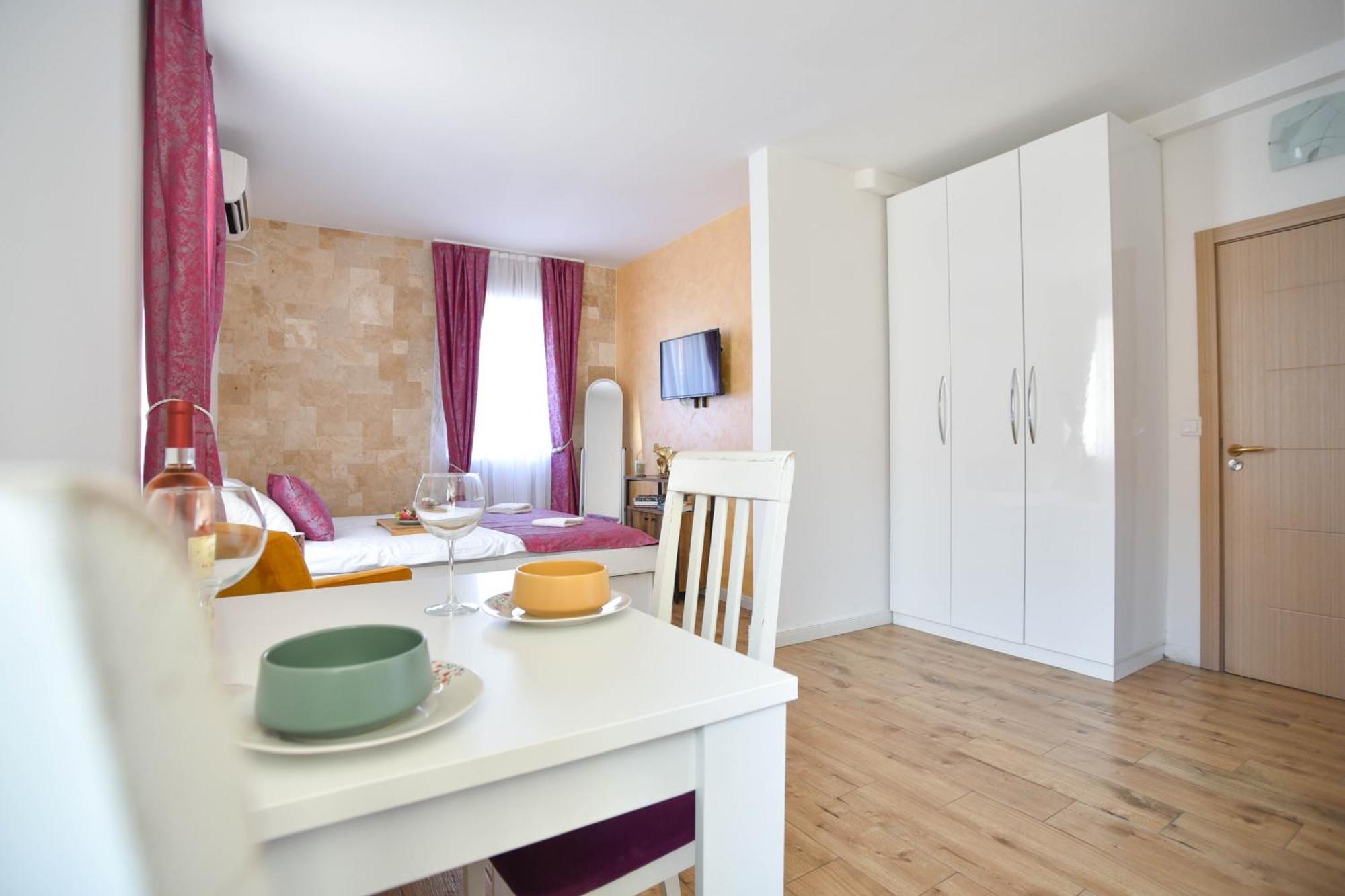 Royal Garden & Gastronomy Appartement Budva